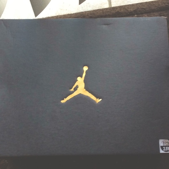 Beautiful brand new Jordan 4 Retro (PS)